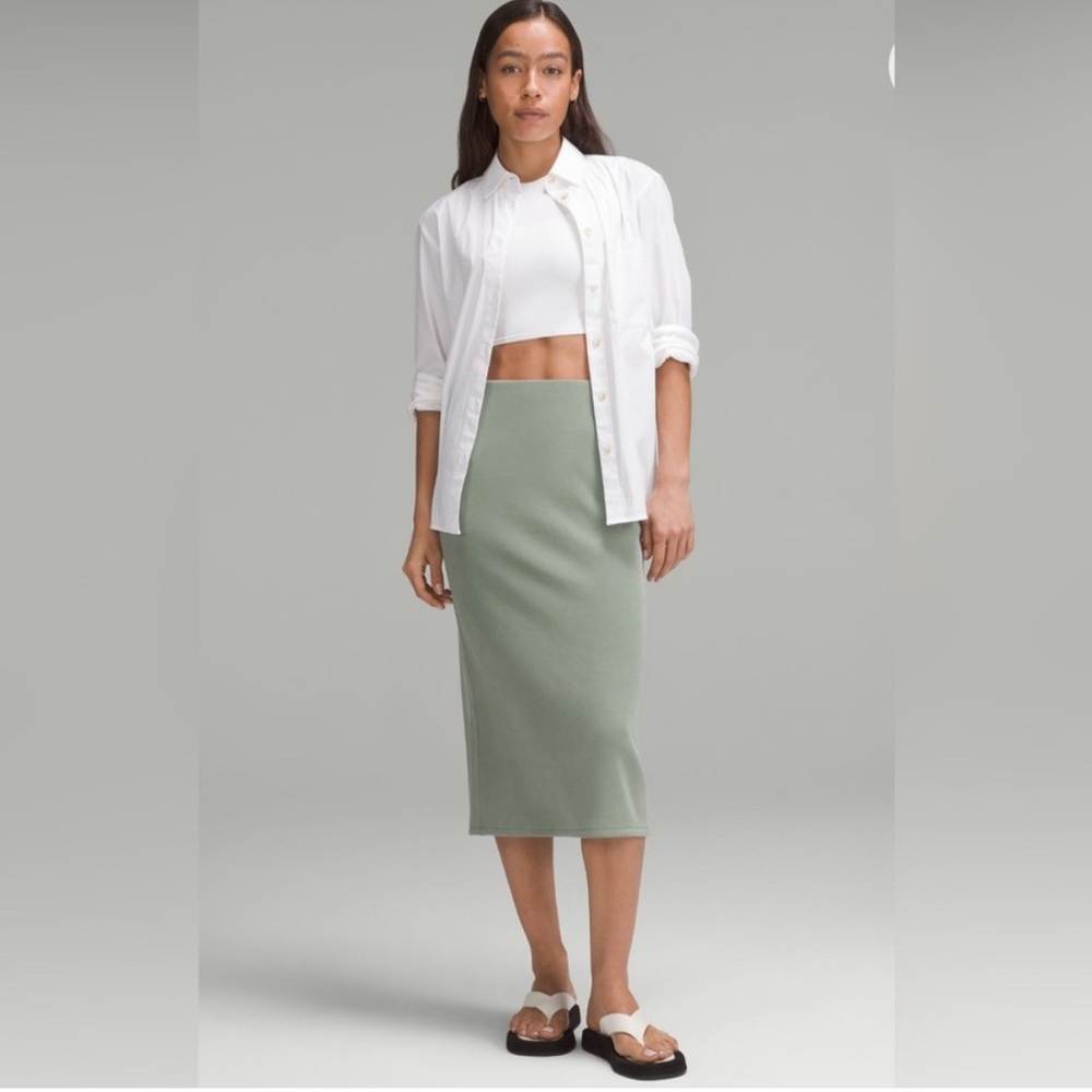 Lululemon Softstreme HR Midi Skirt